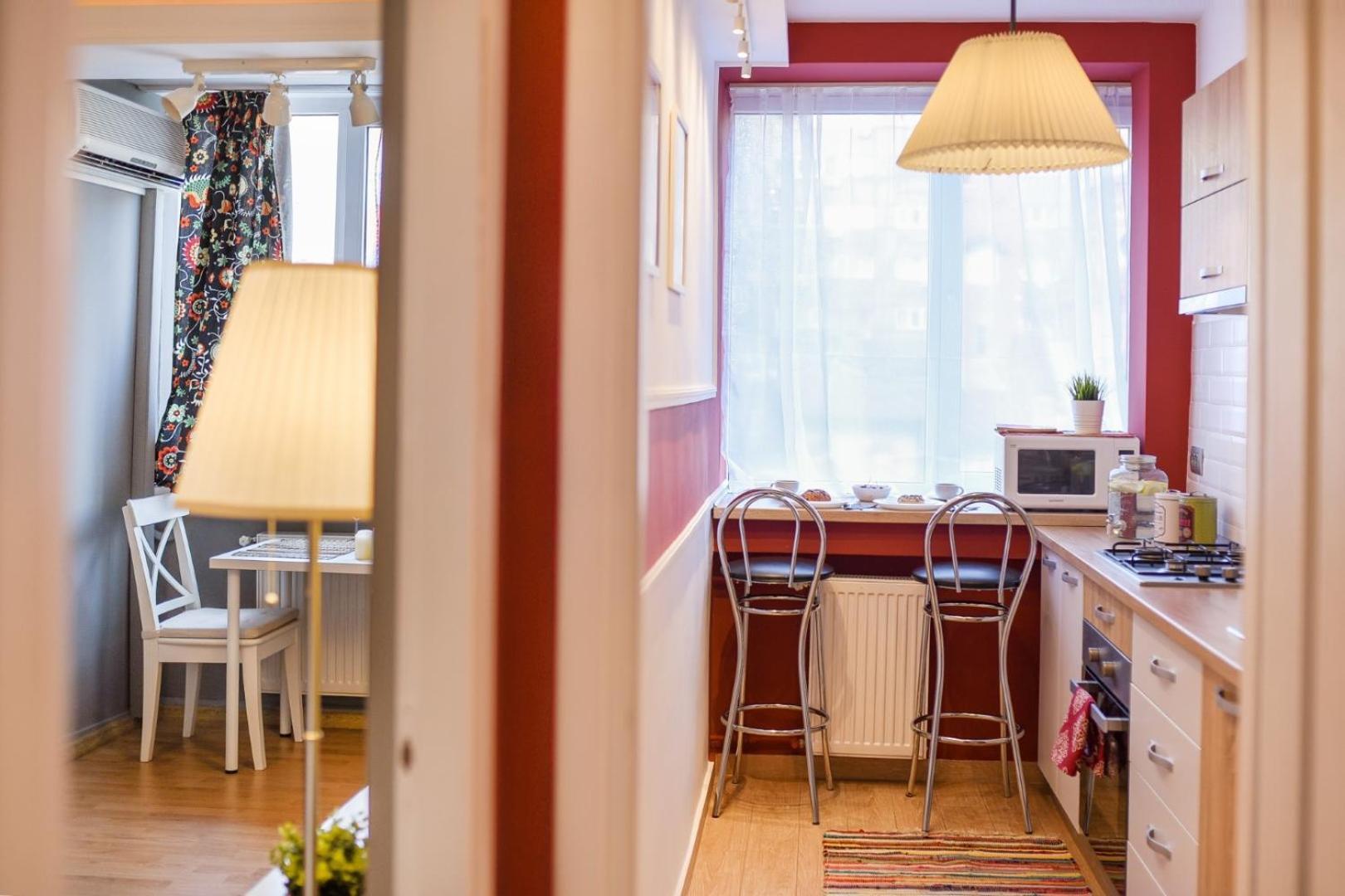 Downtown Oasis: Central Apartments With Cozy Charm Bukarest Zimmer foto